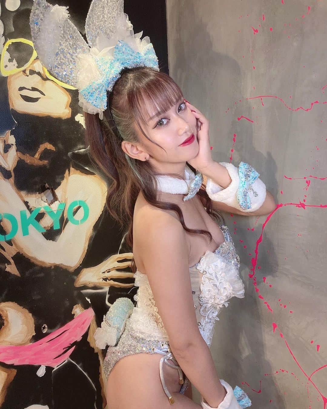 JULIEのインスタグラム：「こんな可愛いバニーちゃんが着れることが幸せで仕方ない🤤🫶  #アトリエダーム #atelierdarm  #ヤバすぎバニー #バニーガール #パリオン #バーレスク東京 #Tokyo #スニーカー女子 #小悪魔ageha #showclub #showDancer #fashion #l4f #l4l #selfie #ビジョビ#gal #followforfollowback #水着 #水着ギャル #Japanese #Japanesegirl #Japanesegravure #Love #Instagood」