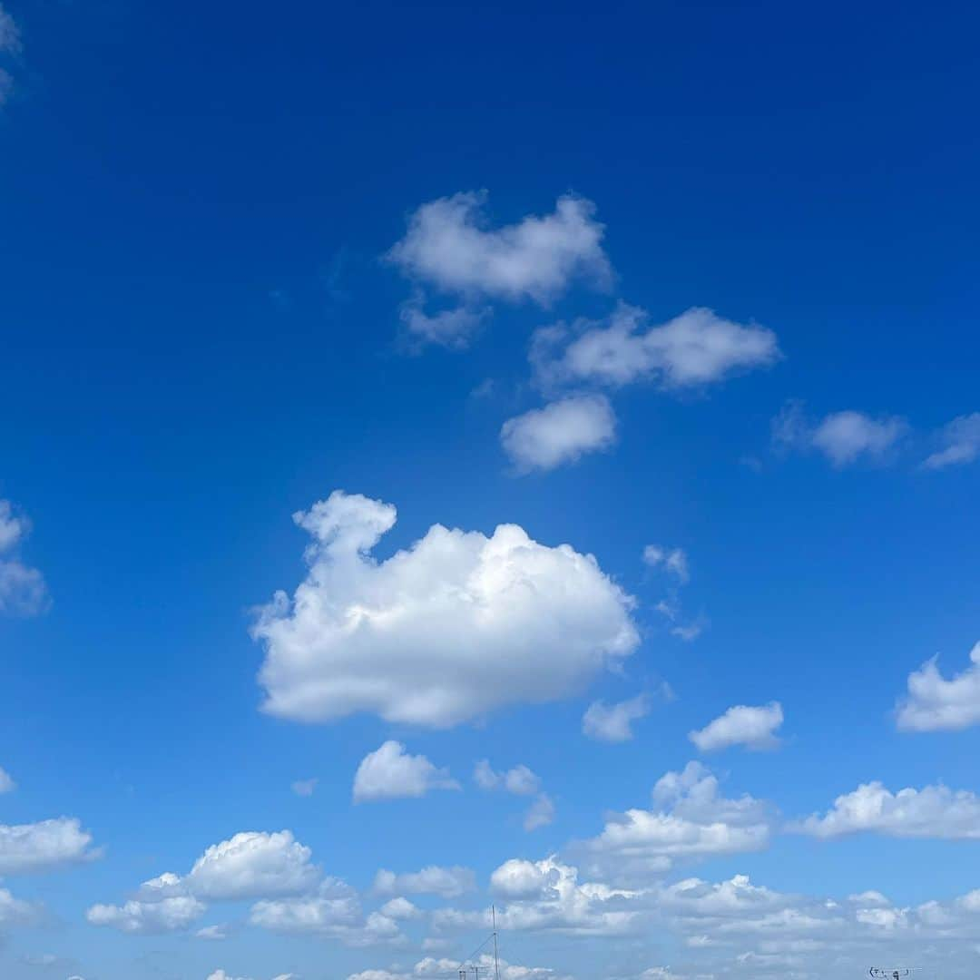 りーちゃんさんのインスタグラム写真 - (りーちゃんInstagram)「可愛い雲さん☁️」9月19日 21時02分 - ri__mopi_7