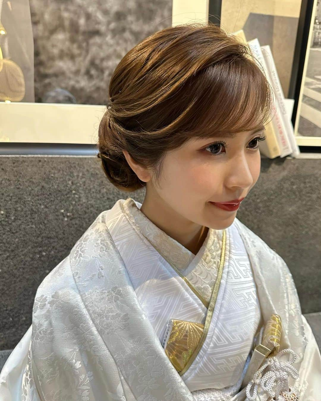 竹本実加さんのインスタグラム写真 - (竹本実加Instagram)「今日は和装撮影で京都へ👘 @mydresser.kyoto ⁡ 白無垢&色打掛の2パターンチェンジ✨ スワイプしてみてください🙌🏻 ⁡ ずっと楽しみにしてた saayaさんの前撮り👘 アレンジお任せしてくれて 嬉しかった🥳💞  ありがとうございました🤍 ⁡ ⁡ 𓂃𓈒𓂂𓏸 ⁡ 𝑺𝒑𝒆𝒄𝒊𝒂𝒍 𝒕𝒉𝒂𝒏𝒌𝒔！ ⁡ ⁡ 👰🏻‍♀️ @saaa____taan 📸 @fu_usan / assi @reia.ep  ⭐️ @ellepupa ⁡ ⁡ ⁡ ⁡ ⁡ ┈┈┈┈┈┈┈┈┈┈┈ 𝕊𝕔𝕙𝕖𝕕𝕦𝕝𝕖 🗓 ┈┈┈┈┈┈┈┈┈┈┈ ⁡ 週末空き状況 ※9.19更新 ⁡ ⚫︎予約は一年前の1日より受付けております。 ⚫︎土日祝のロケーションフォト希望は 3ヶ月前より予約可能です📸 ⁡ ⁡ 【2023】 ⁡ 10月…🈵 11月…26(日)空きが出ました💡 12月…🈵 ⁡ 【2024】 ⁡ 1月…14(日), 21(日) 2月…4(日), 11(日), 25(日) 3月…20(祝水), 24(日) 4月…6(土), 7(日), 21(日), 28(日), 29(祝月) 5月…3(祝金), 4(土), 12(日), 19(日), 26(日) 6月…9(日), 29(土), 30(日) ⁡ ⁡ ⁡ ┈┈┈┈┈┈┈┈┈┈┈ ℂ𝕠𝕟𝕥𝕒𝕔𝕥 💫 ┈┈┈┈┈┈┈┈┈┈┈ ⁡ ▶︎京都和装ロケーションフォト @mydresser.kyoto にて👘⛩ ⁡ ▶︎お問い合わせは @mydresser.bridal の プロフィールリンクより💁🏻‍♀️ ⁡ ⁡ #挙式ヘアメイク #お色直し #ブライダルヘアメイク #ヘアメイクリハーサル #外注ヘアメイク #持ち込み美容 #持ち込みヘアメイク #挙式ヘアメイク #披露宴ヘアメイク #ロケーションフォト #海外ロケーションフォト #前撮り #後撮り #前撮りヘアメイク #東京駅前撮り #丸の内前撮り #京都前撮り #和装ロケーションフォト #和装ヘアメイク #関西ヘアメイク #艶肌メイク #結婚準備 #2023冬婚 #2024春婚 #2024夏婚」9月19日 21時07分 - mika.mydresser