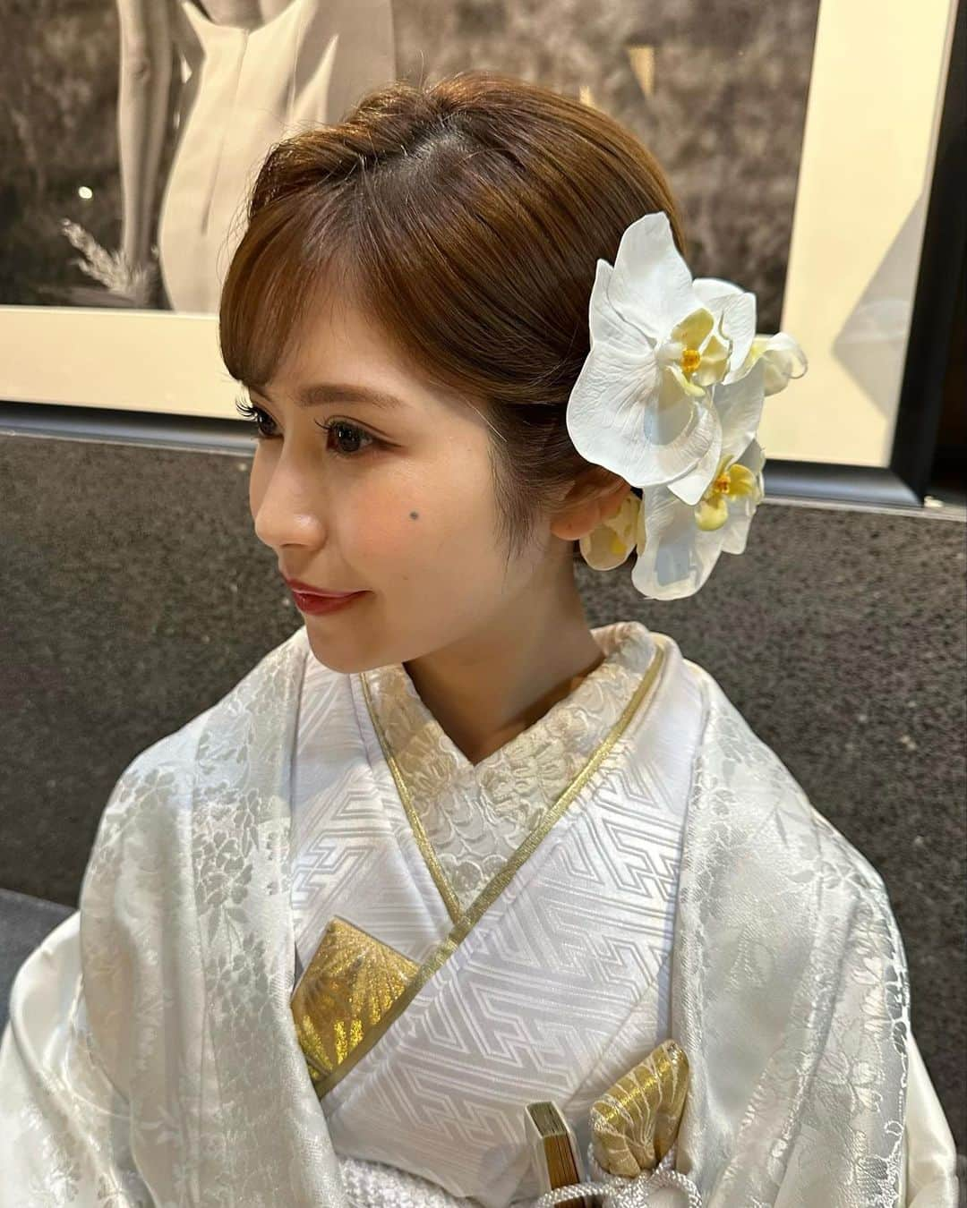 竹本実加さんのインスタグラム写真 - (竹本実加Instagram)「今日は和装撮影で京都へ👘 @mydresser.kyoto ⁡ 白無垢&色打掛の2パターンチェンジ✨ スワイプしてみてください🙌🏻 ⁡ ずっと楽しみにしてた saayaさんの前撮り👘 アレンジお任せしてくれて 嬉しかった🥳💞  ありがとうございました🤍 ⁡ ⁡ 𓂃𓈒𓂂𓏸 ⁡ 𝑺𝒑𝒆𝒄𝒊𝒂𝒍 𝒕𝒉𝒂𝒏𝒌𝒔！ ⁡ ⁡ 👰🏻‍♀️ @saaa____taan 📸 @fu_usan / assi @reia.ep  ⭐️ @ellepupa ⁡ ⁡ ⁡ ⁡ ⁡ ┈┈┈┈┈┈┈┈┈┈┈ 𝕊𝕔𝕙𝕖𝕕𝕦𝕝𝕖 🗓 ┈┈┈┈┈┈┈┈┈┈┈ ⁡ 週末空き状況 ※9.19更新 ⁡ ⚫︎予約は一年前の1日より受付けております。 ⚫︎土日祝のロケーションフォト希望は 3ヶ月前より予約可能です📸 ⁡ ⁡ 【2023】 ⁡ 10月…🈵 11月…26(日)空きが出ました💡 12月…🈵 ⁡ 【2024】 ⁡ 1月…14(日), 21(日) 2月…4(日), 11(日), 25(日) 3月…20(祝水), 24(日) 4月…6(土), 7(日), 21(日), 28(日), 29(祝月) 5月…3(祝金), 4(土), 12(日), 19(日), 26(日) 6月…9(日), 29(土), 30(日) ⁡ ⁡ ⁡ ┈┈┈┈┈┈┈┈┈┈┈ ℂ𝕠𝕟𝕥𝕒𝕔𝕥 💫 ┈┈┈┈┈┈┈┈┈┈┈ ⁡ ▶︎京都和装ロケーションフォト @mydresser.kyoto にて👘⛩ ⁡ ▶︎お問い合わせは @mydresser.bridal の プロフィールリンクより💁🏻‍♀️ ⁡ ⁡ #挙式ヘアメイク #お色直し #ブライダルヘアメイク #ヘアメイクリハーサル #外注ヘアメイク #持ち込み美容 #持ち込みヘアメイク #挙式ヘアメイク #披露宴ヘアメイク #ロケーションフォト #海外ロケーションフォト #前撮り #後撮り #前撮りヘアメイク #東京駅前撮り #丸の内前撮り #京都前撮り #和装ロケーションフォト #和装ヘアメイク #関西ヘアメイク #艶肌メイク #結婚準備 #2023冬婚 #2024春婚 #2024夏婚」9月19日 21時07分 - mika.mydresser