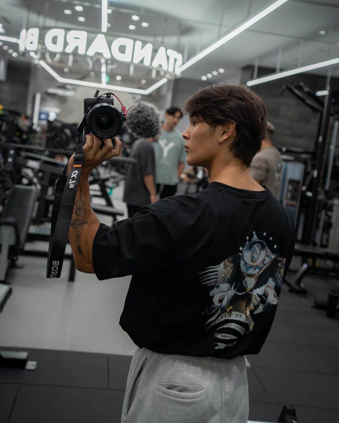 真子心太朗さんのインスタグラム写真 - (真子心太朗Instagram)「Tokyo🇯🇵 ・ ・ 初めてのリフトジムで背中トレ マシン最高🪐🪐 #fitness #workout #motivation」9月19日 21時08分 - shintaro_manago105
