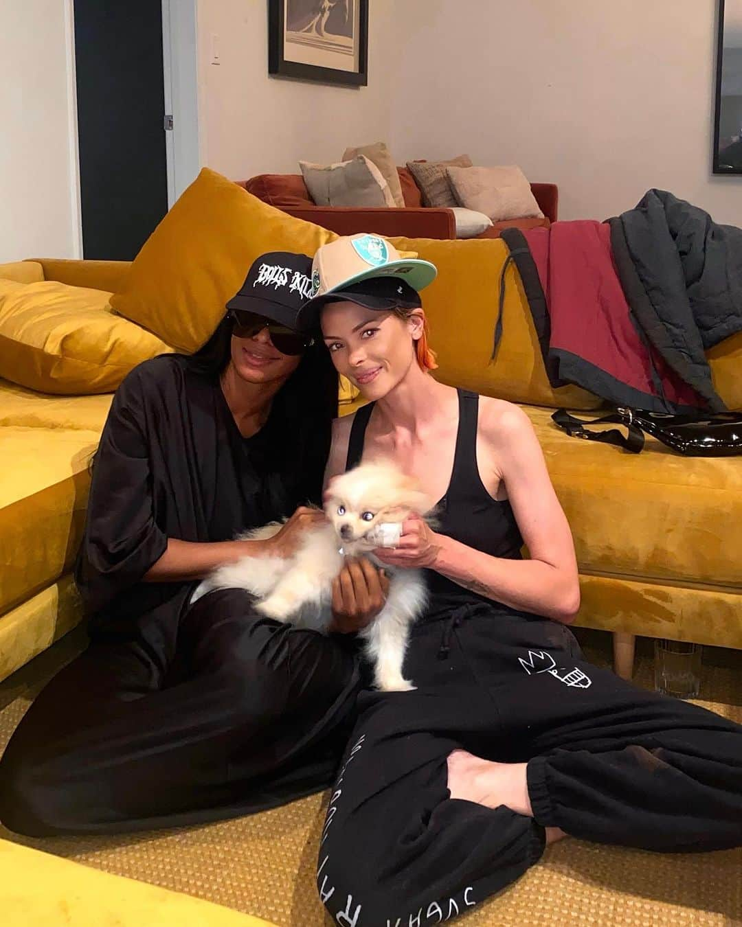 ジェイミー・キングさんのインスタグラム写真 - (ジェイミー・キングInstagram)「Best friend? Nah. She’s my sister @jaime_king 🤗  My baby 🐶 @moshibenoit 🥰」9月19日 21時18分 - jaime_king