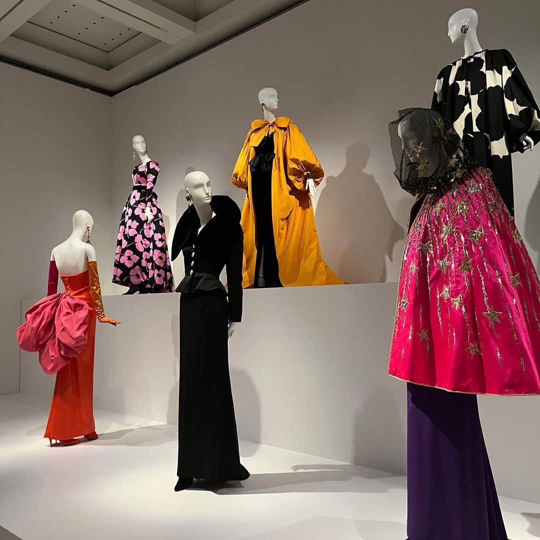 もかさんのインスタグラム写真 - (もかInstagram)「イヴ・サンローラン展 時を超えるスタイル にご招待していただいて行ってきました ...