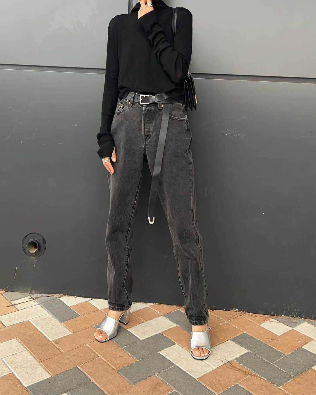 yyurielさんのインスタグラム写真 - (yyurielInstagram)「. たまにはブラックデニム🐦‍⬛🖤 @levis_japan  shoesは @grl_official」9月19日 21時27分 - yyuriel