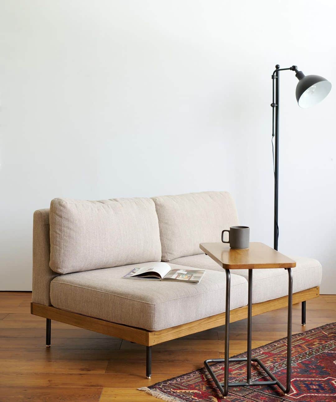 journal standard Furnitureさんのインスタグラム写真 - (journal standard FurnitureInstagram)「コンパクトなサイズながら広々使えるデザインが人気のLILLEシリーズ。 ⁡ アームレスの2P SOFAは幅130cmの小ぶりなサイズでも、大人2人が十分くつろげる大きさが最大の魅力。 ⁡ CORNER SOFA や1P SOFAはパーソナルソファとして、ひとり暮らしの方にもおすすめです。 ⁡ 組み合わせは自由自在。 お部屋のサイズや使用人数に合わせて必要なものを選ぶことができ、後から追加購入してカスタマイズも可能。 ⁡ 様々なスタイルでレイアウトができます。 ⁡ ⁡ #journalstandardfurniture #baycrews #interior #furniture #sofa  #livinginterior #sofadesign #sofabed #livingroominterior  #interiordesign #lillesofa #lille #parsonalsofa #parsonalchair」9月19日 21時27分 - js_furniture