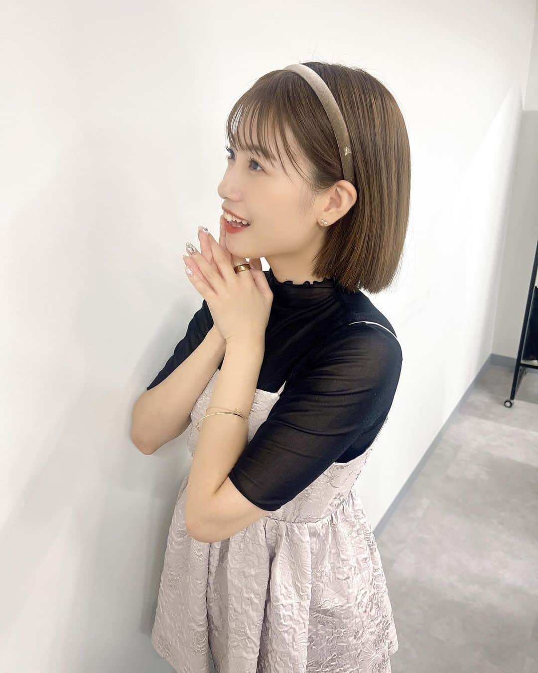 のインスタグラム：「🎪🎂💍  今日のインスタライブで発表させていただきました♡♡  Amy 3rd Anniversary  POP UP STORE @ LUMINE EST SHINJUKU 10/5(thu)-10/12(thu)   10/23で3周年を迎えるタイミングで POP UP STOREを開催させていただきます🎂🕊️ 毎年このタイミングで開催させていただけること、本当に感謝しています😌 皆さんのおかげなのです✨ ありがとうございます。  ぜひ、一緒にお祝いして下さると嬉しいです〜🥂 様々な企画をご用意しています♡ 今後の詳細発表を楽しみにお待ちください☺️🤍  プレオーダーもありがとうございます💍25日からの発送となります📦もうしばらくお待ちください✨  #Amy#Amyaccessory#gu#カチューシャ#リング#ブレスレット#popup#ジュメロ#jumelle」