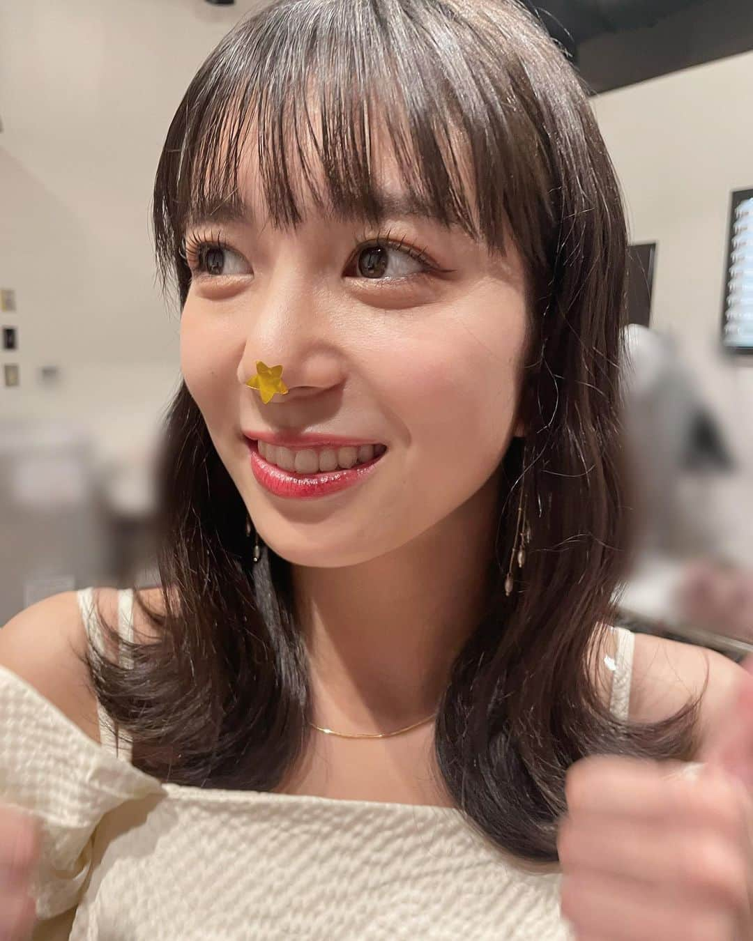 井上玲音のインスタグラム：「・ ・ ★  #10thで乾杯 #井上玲音」