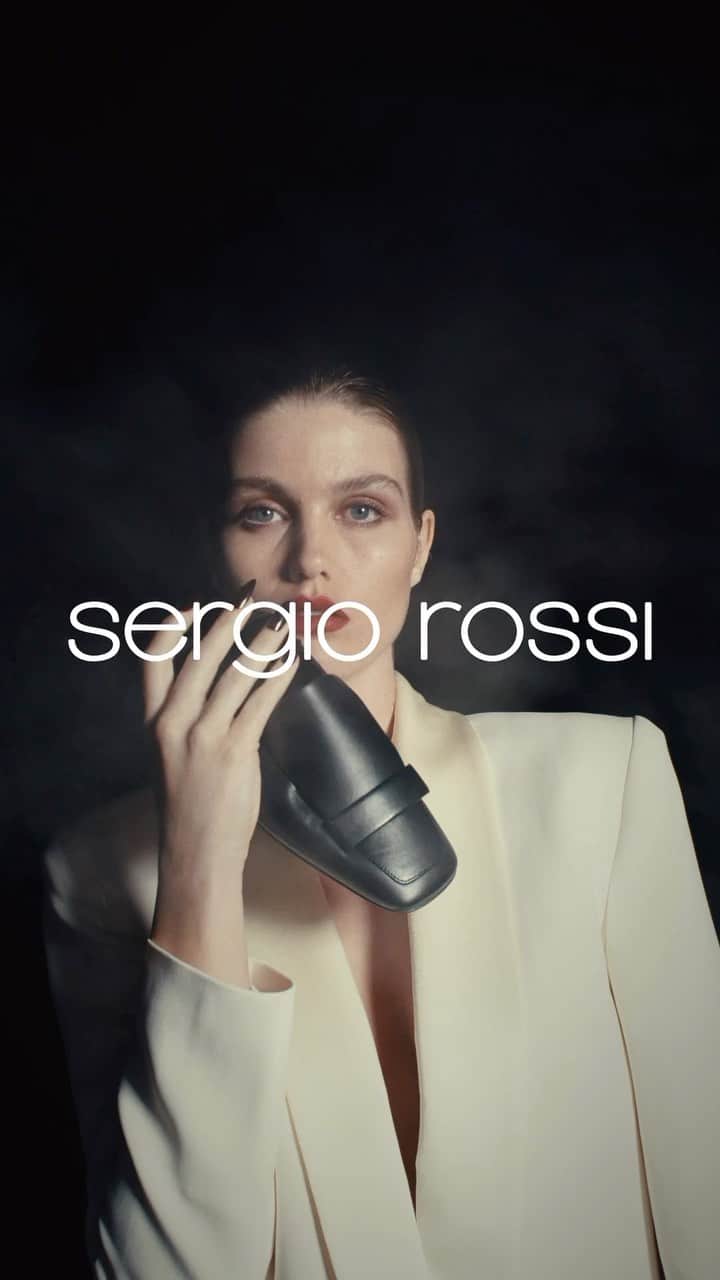 Sergio Rossiのインスタグラム：「From bold and daring to timeless classics, Sergio Rossi’s new collection has a pair for every style.  Come get your hands on our newest collection today! Available in store and online. #SergioRossi」