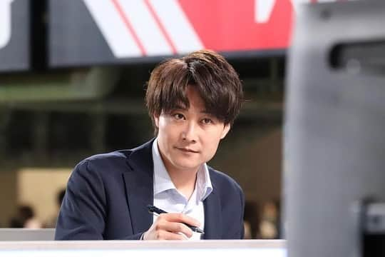 土井悠平のインスタグラム：「エスコンでの試合も 残り4試合ですね🥹 「FINAL GAMES」も宜しくお願い致します🔥  ・フォロワーさんが撮ってくれた盛れてそうな画像 ・試合後並んでくれる人達 ・今成さんの勇姿 ・しゃけまる弁当  統一性のない投稿でごめんなさい😇😇😇  明日、ベルーナドーム行きます🔥ハンカチ用意して行きます。  #北海道日本ハムファイターズ  #lovefighters  #エスコンフィールド北海道  #gaora  #ファイターズライブフィールド  #しゃけまる  #しゃけまる弁当」