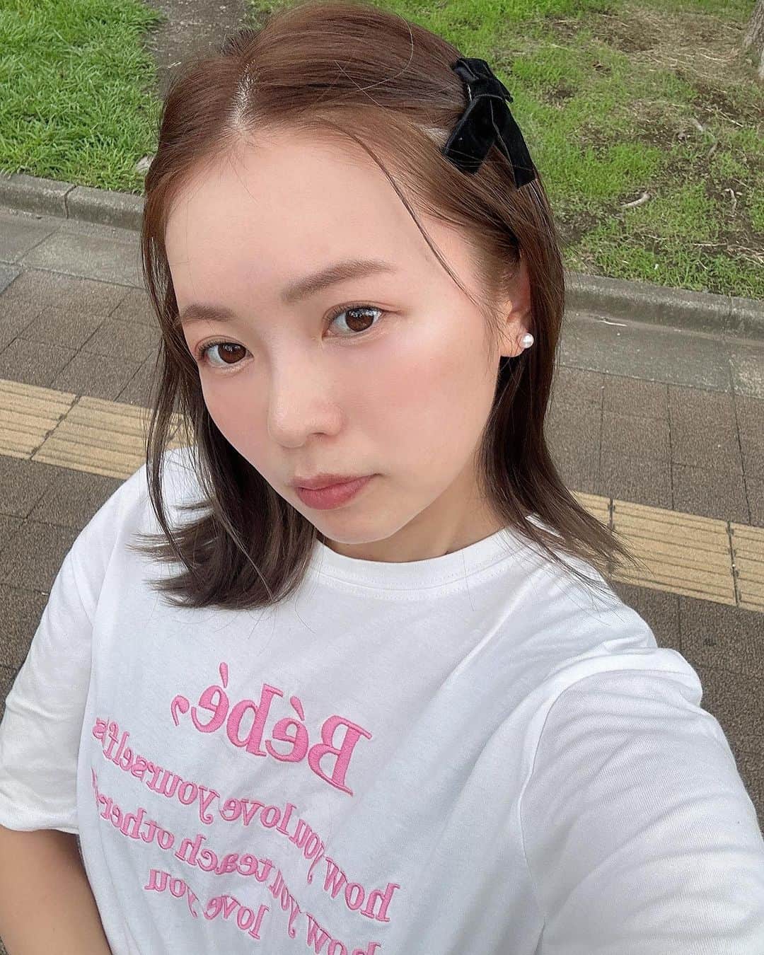 のインスタグラム：「半年ぶりに @ism_omotesando へ💇‍♀️✨ ブリーチなしで透明感のあるアッシュブラウンにしてもらいました🩵 可愛いカラーに大満足🥺💕  @momomika0314 さん @ismnabe さん いつも本当にありがとう🙇‍♀️」