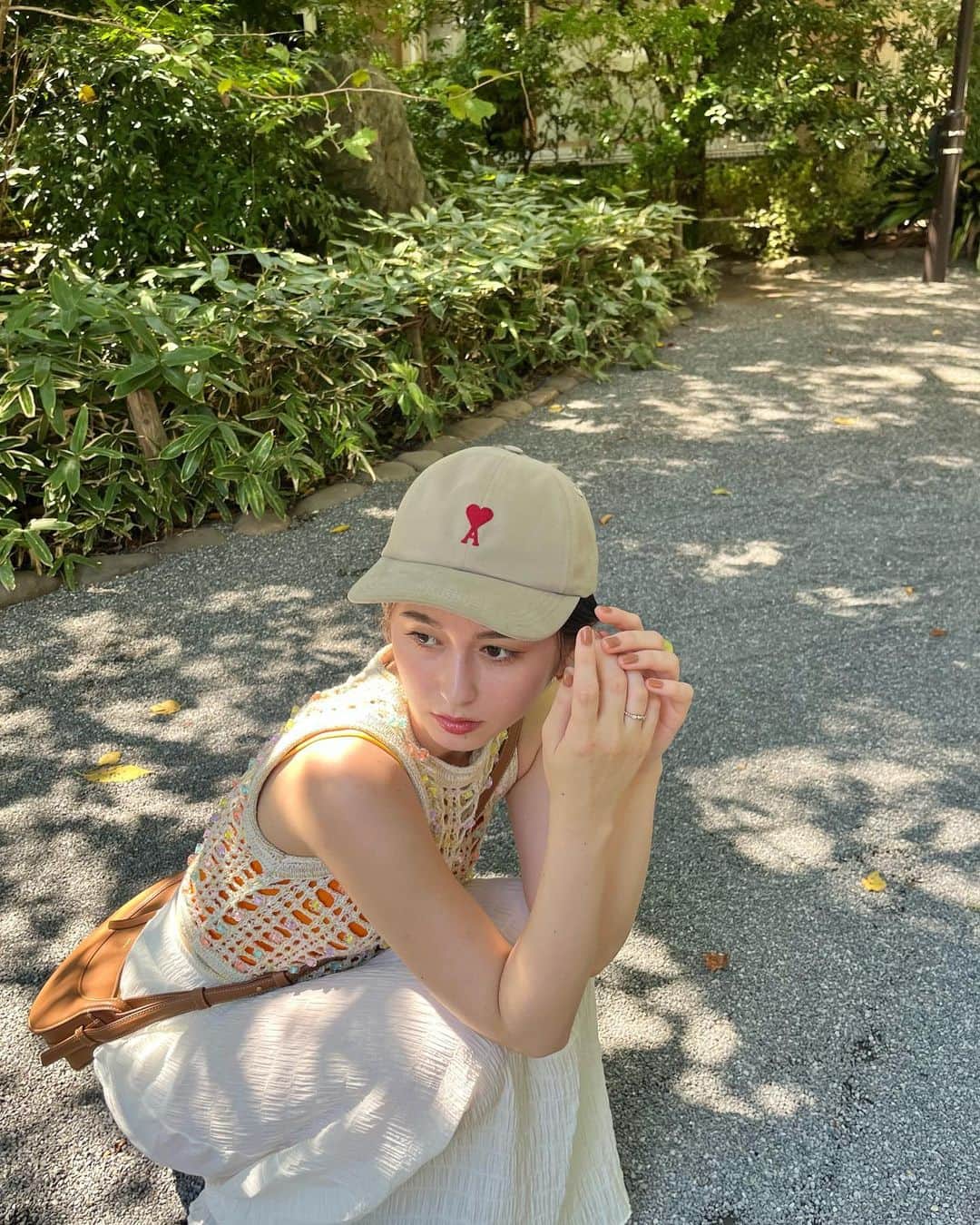 のインスタグラム：「秋はどこへ〜 New cap♡  #ootd #ななみのしふく」