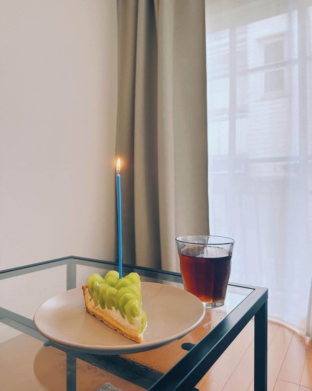 政岡まなみのインスタグラム：「誕生日でした🎂 29歳！ 今年は自分を大切に、いい意味で自己中にすごしたい🥳」
