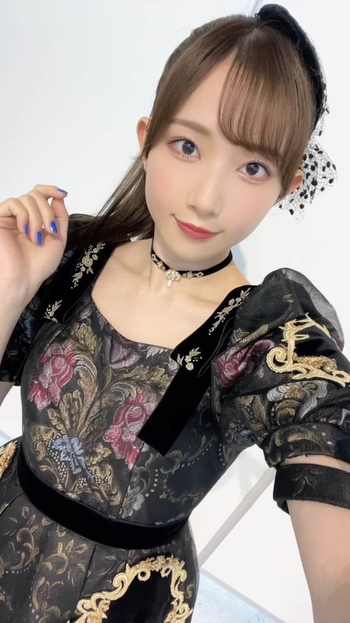のインスタグラム：「ミッドナイトラプソディーの衣装✨️ #lovelive #liella #葉月恋 #ミッドナイトラプソディ」