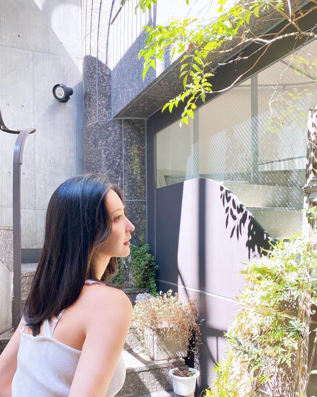 大石絵理さんのインスタグラム写真 - (大石絵理Instagram)「ピコトリートメント＋カット💇‍♀️ ちょっと切りました🌼 ピコトリートメントはじめてから髪がとっても健康になりました🩷 野口さん　いつもありがとうございます😌 @roi_salon」9月19日 13時31分 - erioishitokyo