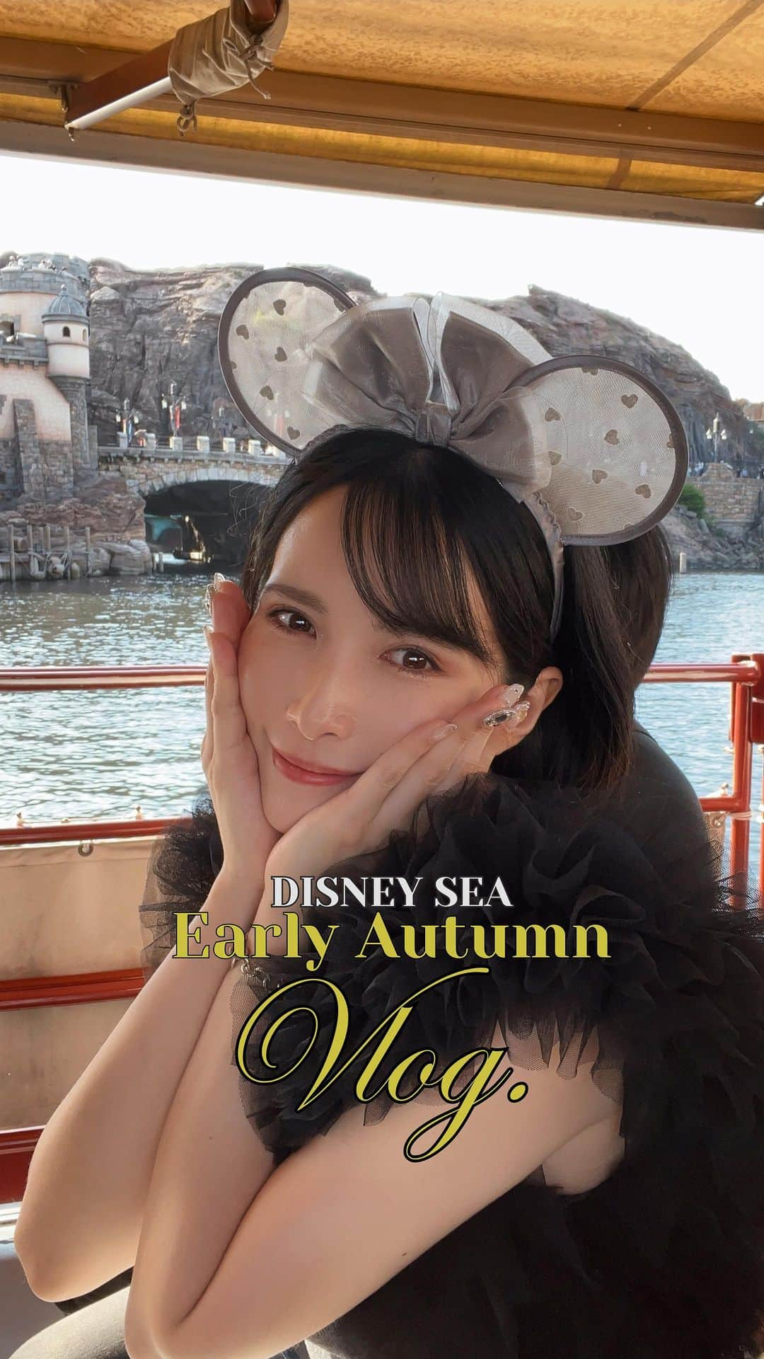 JILLのインスタグラム：「久しぶりリール🏰🐭🎀✨ のんびりまわれました☺️ 色んなキャラに会えてハッピー！ ⁡ ランドかシーどっち行くってなったら シー選びがち🫶 カチューシャとかは行った時の気分で 買いたい派🫶 カボチャのポップコーン入れ おうちでデカすぎてどうしようってなってる🫶 ⁡ ⁡ #グラビアアイドル #コスプレイヤー #撮影会モデル  #ディズニーシー #ディズニーコーデ #disneygram  #tokyodisneysea #japanesegirlspic #お出かけコーデ」