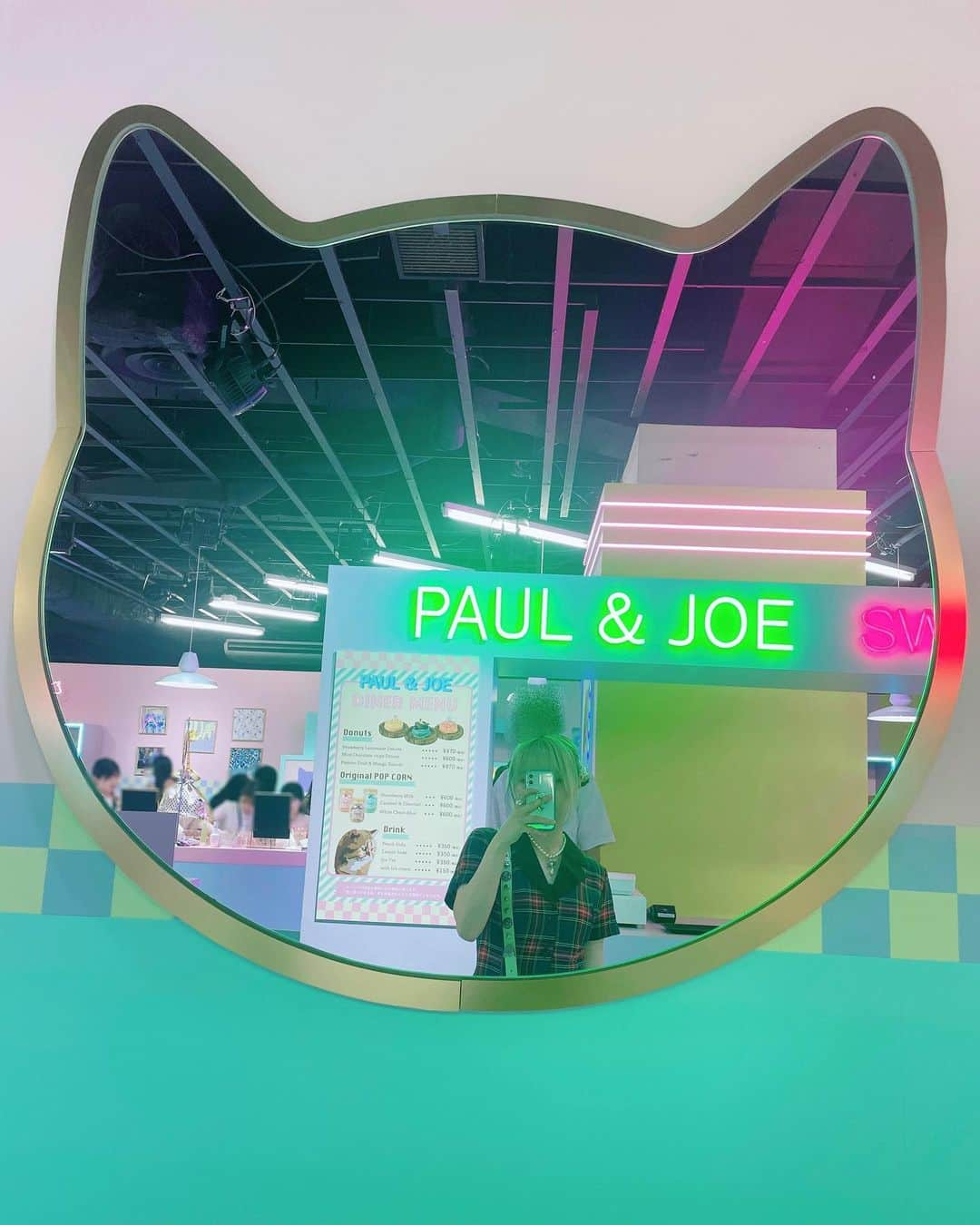 ようなぴのインスタグラム：「原宿でやってるPAUL&JOEのPOP UPに行ってきたよー🐈  一回投稿したつもりで投稿できてなかったみたいで文章コピペできなくて打ち直すのだるかったのでスクショを最後にはったから読んでみてww  #paulandjoe #popup #harajuku #fashion #化粧品 #メイク」