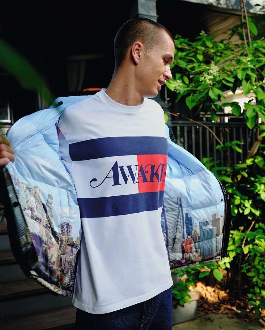 beams_harajuku_officialさんのインスタグラム写真 - (beams_harajuku_officialInstagram)「Tommy Jeans × Awake NY 9.20（Wed）Release at BEAMS HARAJUKU  Tommy Jeansの伝統と、Awake NYの現代的なスピリットを融合させ、90年代ヒップホップ時代のバック・トゥ・スクールという視点を再解釈したコレクションが登場します。9月20日（水）より「ビームス 原宿」にて発売。  @TommyJeans @AwakeNewYorkClothing @beams_official @beams_mens_casual @beams_harajuku #TommyJeans #TommyxAwakeNY #beams」9月19日 13時53分 - beams_harajuku