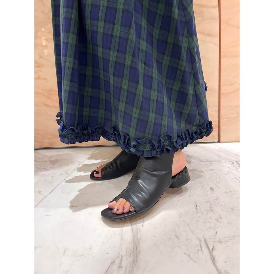 デミルクス ビームス 新宿のインスタグラム：「. STAFF REAL BUY✨ .  【9/14〜9/20開催✨】 ルミネカード10%OFF BEAMS CLUB W POINT . お取り置きも可能です🙆‍♀️ . トングブーツ 64-32-0045 ¥17,600-(税込) .  その他のアイテムで気になるものがあればコメントお待ちしております😊✨ . 【《保存ボタン》を押して頂くと、気になる商品を後から見返すことができます◎是非お試しください🥰】  .  #demiluxebeams  #demiluxebeams_shinjuku  #デミルクスビームス  #BEAMS #ビームス」