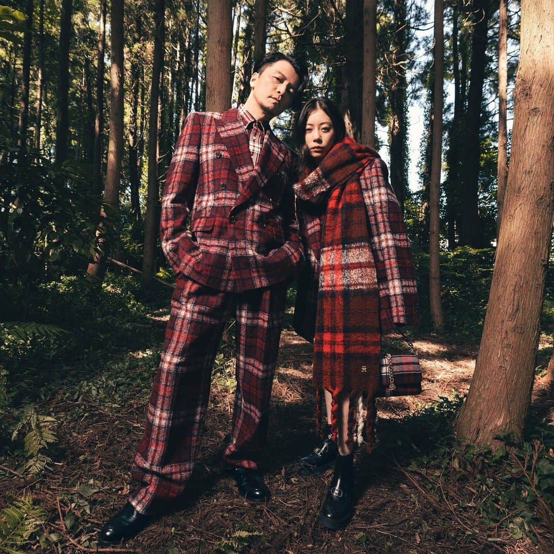 KREVAのインスタグラム：「とても良い雰囲気の中、終始楽しく撮影出来ました！関わった皆に感謝！  We had a great vibe and enjoy shooting from start to finish!Thanks to everyone involved！  Always Together  #TommyHilfiger #TommyFamily @tommyhilfiger」