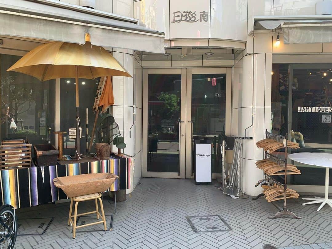 のインスタグラム：「Tears of Swan atelier shop、OPENです!! 新作アイテム、コラボアイテムも多数ご用意して、店頭にて皆様のご来店お待ちしております😊🏬🗓  DAY:9/19(tue)〜24(sun) 　　10/3(tue)10/4(web)  10/11(wed)〜15(sun)  10/17(tue)〜19(thu) OPEN:13:00〜20:00 PLACE:東京都目黒区上目黒2-25-13 エムス南405 TEL:03-6303-2056 WEB:https://www.tearsofswan.com/   @tears_of_swan  #tearsofswan  #tearsofswan_ateliershop #目黒銀座商店街 #中目黒」