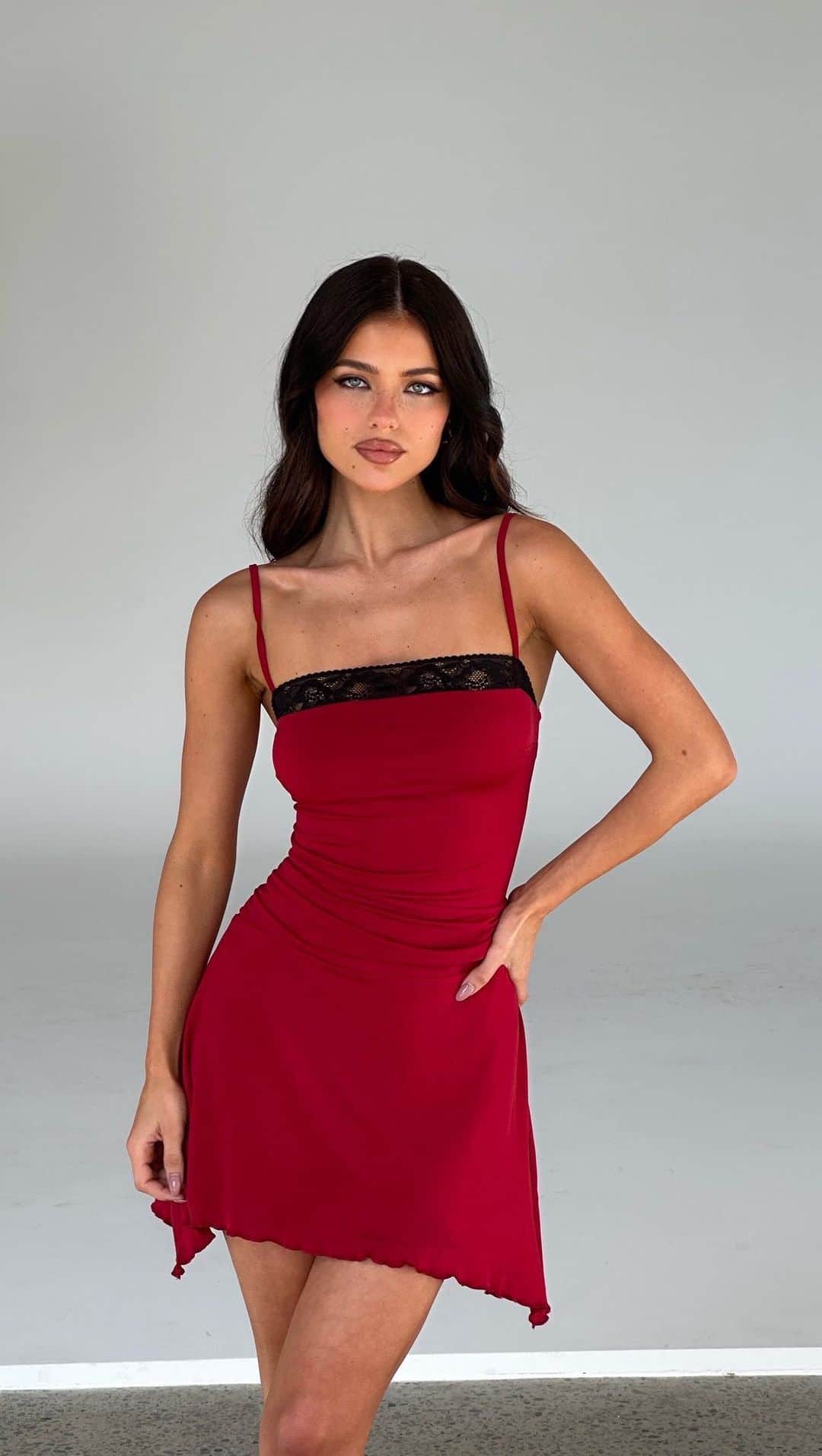 tiger Mistのインスタグラム：「Crimson is the moment; shop the Jaida Mini Dress. ♥️」