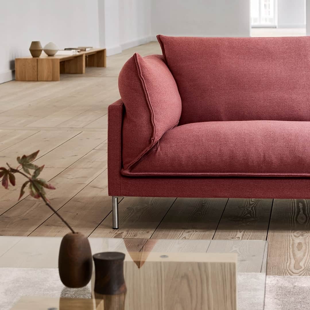 eilersenのインスタグラム：「Not only is the armrest on the Butterfly sofa very comfortable - it is also beautiful to look at.⁠ ⁠ ⁠ #eilersen #eilersenfurniture #myeilersen #enjoyaneilersen #Butterfly #YuzuruNishiyama #jensjuuleilersen #funen #pierresindre #homedecor #sofa #danishdesign #inredning #finahem #interiorlovers #interiordesign #modernliving #minimalism #nordiskehjem #nordicinspiration #nordicliving #craftsmanship #boligindretning #designinterior #livingroominspo #boliginspiration  #hemindredning  #nordicminimalism #designinspiration #throughgenerations」
