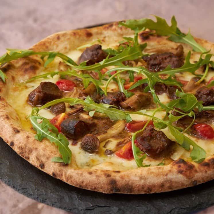 800DEGREES JAPANのインスタグラム：「* 800°DEGREES ARTISAN PIZZERIA  Our new Pizza Toppings! 『Vension Stewed in Red Wine & Black Pepper』  You can choose your favorite base and toppings！  Click link to see full menu!  #800degreesjapan」