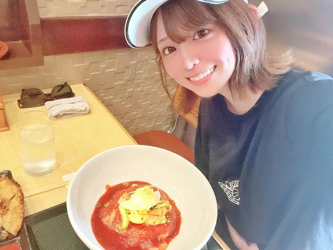 岡田美紅さんのインスタグラム写真 - (岡田美紅Instagram)「昨日のストーリーで 何食べたの❔って質問が 多かったので☺️💭🩷  答えは、 【ビビン麺】だよ～✊🏻‎❤️‍🔥  #麺活 #ラーメン屋社長の日常 #lunch #大阪グルメ #韓国グルメ #한국음식 #냉면」9月19日 15時26分 - miipopo_39