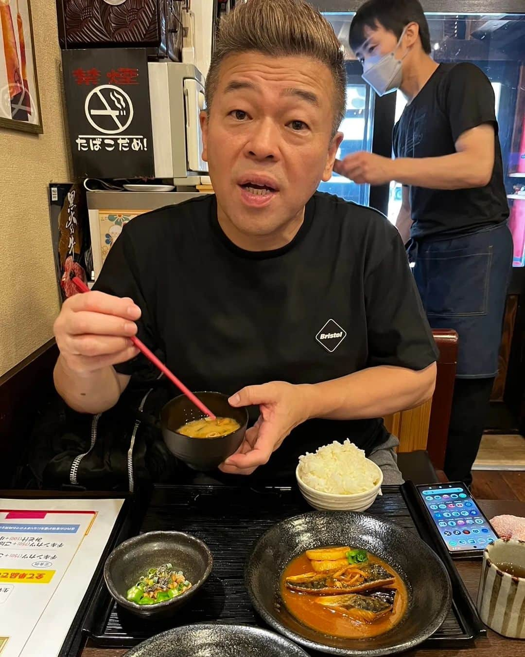 古賀シュウさんのインスタグラム写真 - (古賀シュウInstagram)「ご近所の太郎ちゃんとランチ！ 最近気が合うのか?  ファッションも似てきましたw」9月19日 15時32分 - koga_shu