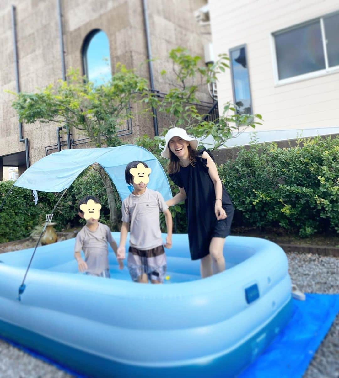 神戸蘭子さんのインスタグラム写真 - (神戸蘭子Instagram)「子供が小学生になり、初めての長い夏休みでした☀︎  7月は宮崎へ帰省。 蒸し暑過ぎでした！  帰りは、毎度空港のもしもしコーナーで涙のお別れです。  #宮崎帰省  #夏休みの過ごし方　#水遊び　#ママライフ　#男の子ママ　#ブーゲンビリア空港」9月19日 15時35分 - ranran0414