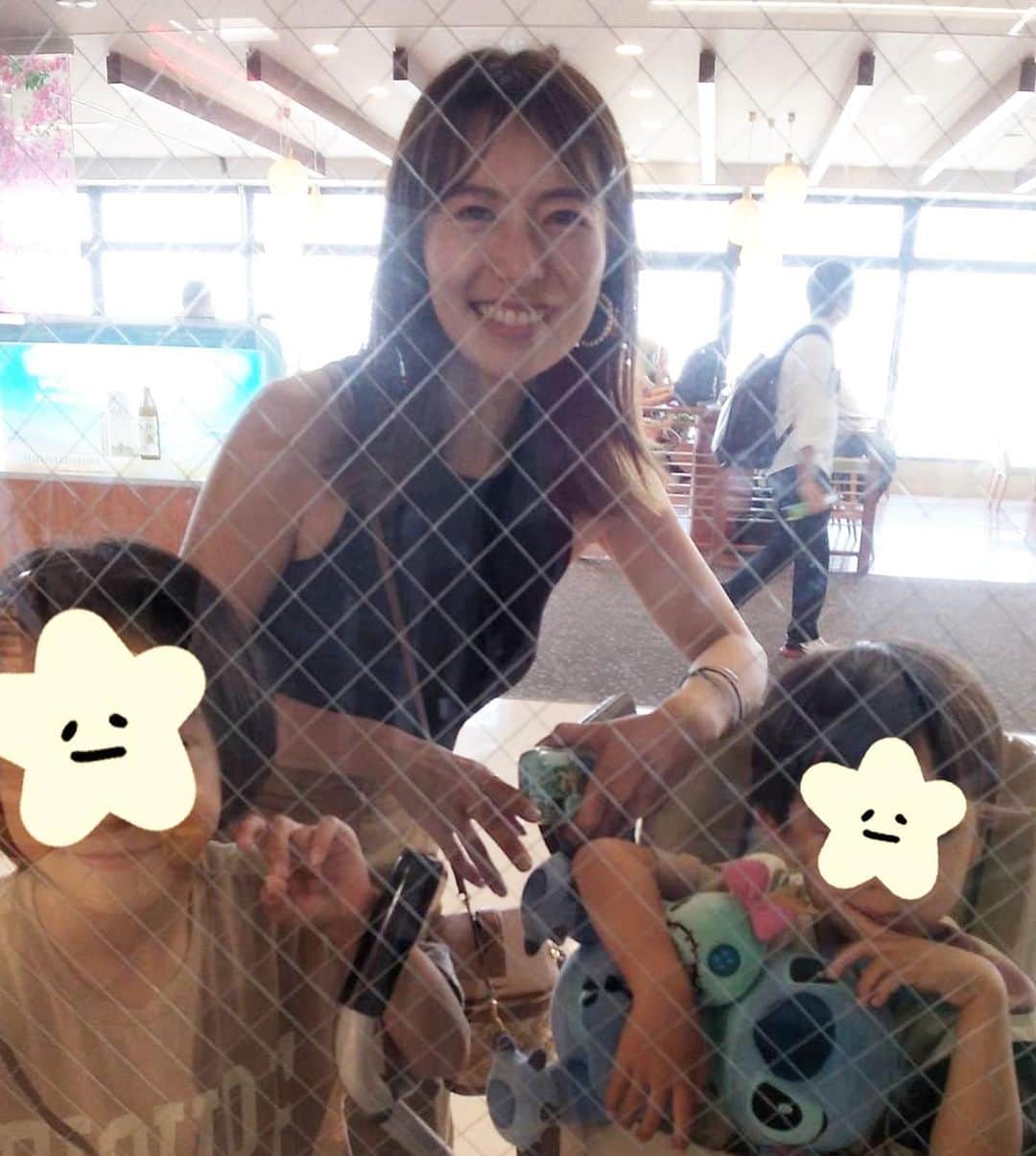 神戸蘭子さんのインスタグラム写真 - (神戸蘭子Instagram)「子供が小学生になり、初めての長い夏休みでした☀︎  7月は宮崎へ帰省。 蒸し暑過ぎでした！  帰りは、毎度空港のもしもしコーナーで涙のお別れです。  #宮崎帰省  #夏休みの過ごし方　#水遊び　#ママライフ　#男の子ママ　#ブーゲンビリア空港」9月19日 15時35分 - ranran0414