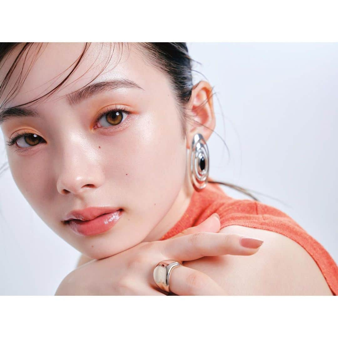 河嶋希のインスタグラム：「@maquia.magazine #南琴奈#河嶋希」