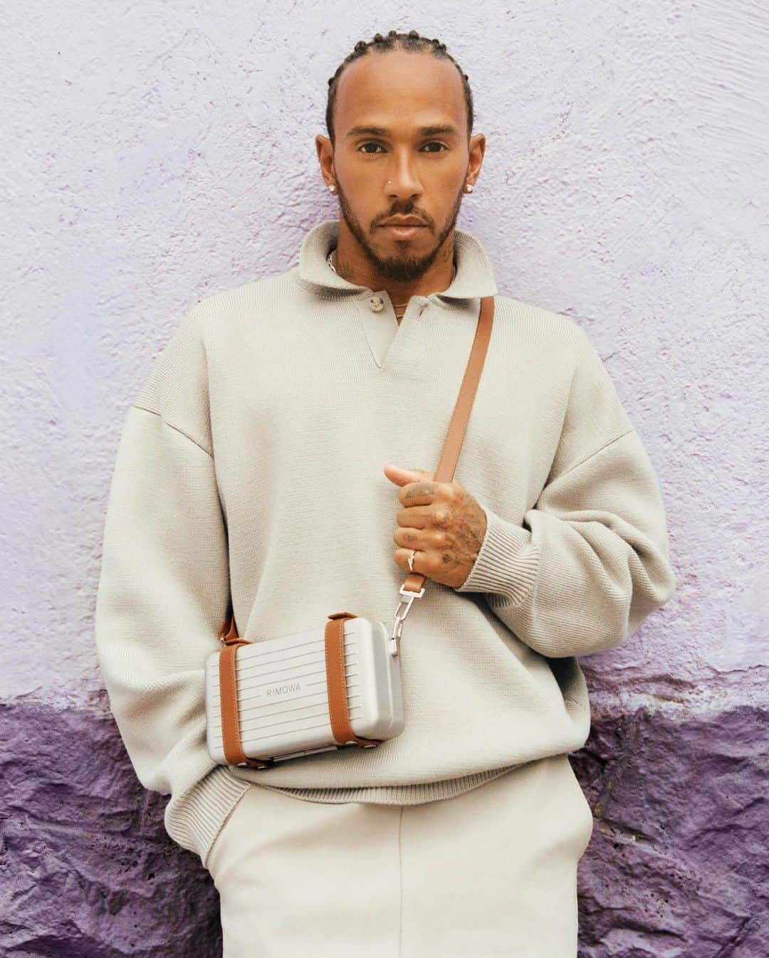 LVMHさんのインスタグラム写真 - (LVMHInstagram)「@rimowa unveiled ‘Never Still 4,’ its new global campaign featuring ROSÉ, Sir Lewis Hamilton and Kylian Mbappé, scored by Hans Zimmer.  #LVMH #RIMOWA」9月19日 15時41分 - lvmh