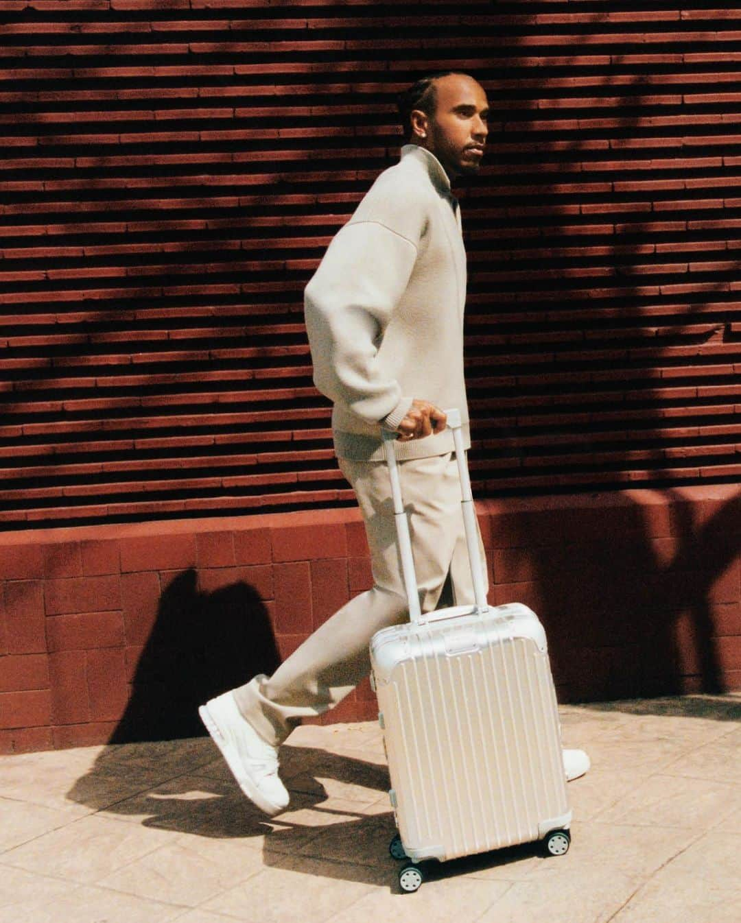 LVMHさんのインスタグラム写真 - (LVMHInstagram)「@rimowa unveiled ‘Never Still 4,’ its new global campaign featuring ROSÉ, Sir Lewis Hamilton and Kylian Mbappé, scored by Hans Zimmer.  #LVMH #RIMOWA」9月19日 15時41分 - lvmh