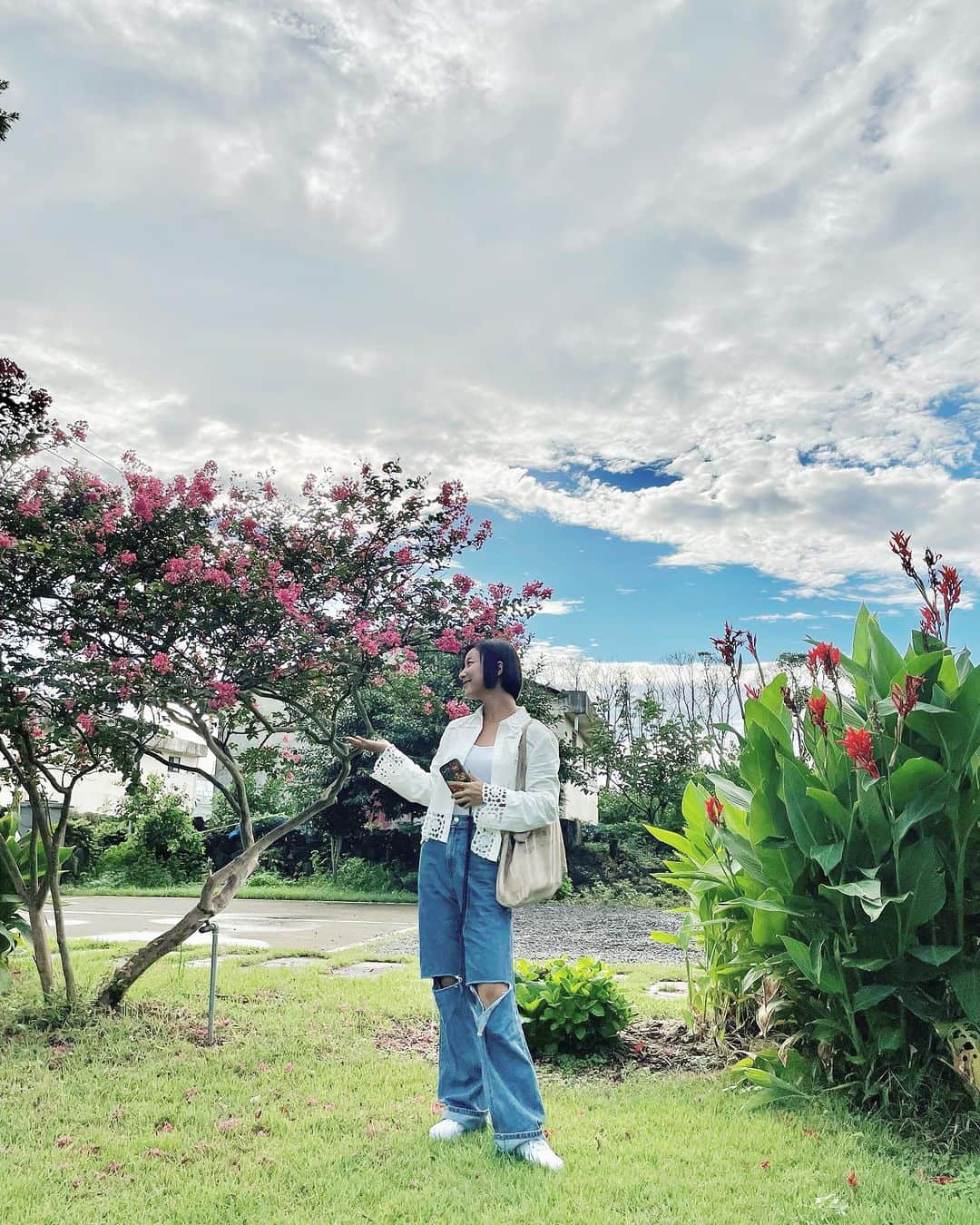 のインスタグラム：「제주도 퍼포먼스 촬영 무사히 잘 마치고 돌아왔습니다.  한국에서 첫 바다수영도 해보고 ㅎ 여러모로 좋은 경험이 되었네요 이제 다시 열일모드 시자악😎」
