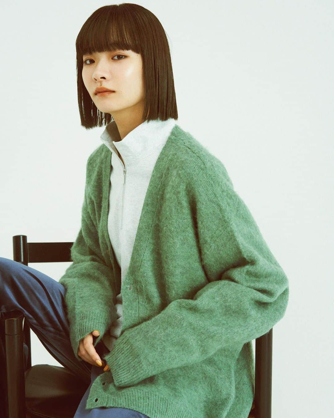 のインスタグラム：「(RAGEBLUE) DAILY STANDARD  20 STYLES WITH CARDIGAN  ◾︎ モヘヤルーズニットカーディガン(704328) 　¥6,600 (tax in)  さらっと羽織れる着まわしやすさに、 好みにあわせて選べる多彩なデザイン。 そんな秋の定番アイテム、カーディガンをピックアップ！ 20のスタイルサンプルから、 理想の着こなしを叶える1着を見つけよう。  ————————————  WEBストアはプロフィールURLからチェック✨ ▶️ @rageblue_official   #RAGEBLUE#レイジブルー #DAILYSTANDARD #rageblue_women  #vintagelike#vintage #ニット#ニットコーデ #カーディガン#カーディガンコーデ  #カジュアルコーデ#メンズコーデ #メンズファッション#coordinate  #メンズカジュアル#きれいめコーデ #秋コーデ#秋服コーデ#秋服」