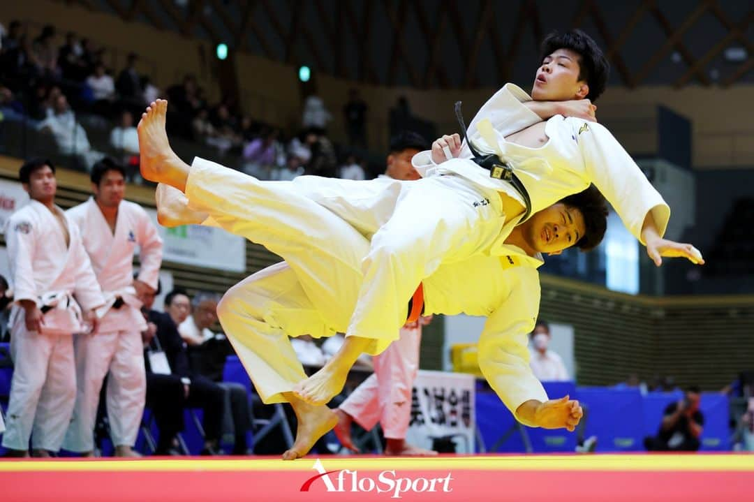 アフロスポーツのインスタグラム：「内村秀資/Shusuke Uchimura,  白川剛章/Yoshiaki Shirakawa,  JUNE 4, 2023 - Judo :  The 73rd All Japan Businessmen's Judo Team Competition,  Men's division 2 Final  at Yokkaichi City Gymnasium, Mie, Japan.   Photo: @naoki_nishimura.aflosport  #sportphoto #sportphotography #スポーツ写真」