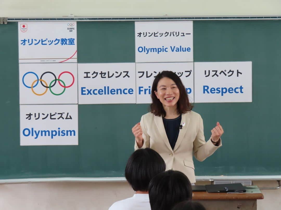 日本オリンピック委員会さんのインスタグラム写真 - (日本オリンピック委員会Instagram)「9月14日・15日、大磯町立大磯中学校にて、#陸上競技 の #尾西美咲 さん、 #ウエイトリフティング の #齋藤里香 さんによる #オリンピック教室 を実施いたしました！  ご参加いただいた中学生の皆さん、ありがとうございました！  #TEAMJAPAN #がんばれニッポン」9月19日 16時22分 - teamjapanjoc