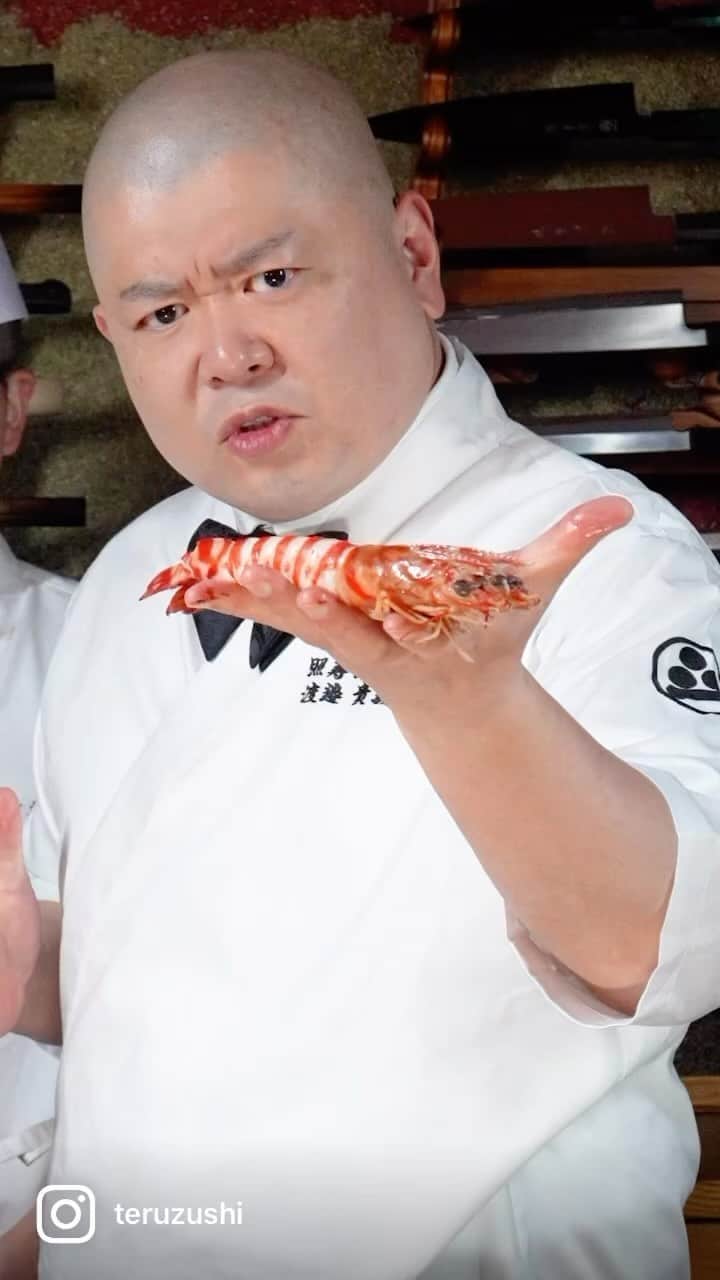  WATANABETAKAYOSHIのインスタグラム：「TASTY JEWELRY BOX.  DOZO  #tasty#dozo#tiktok#teruzushi#chef#knife #teruknives #sushibae#sushi#cask#dushicask」