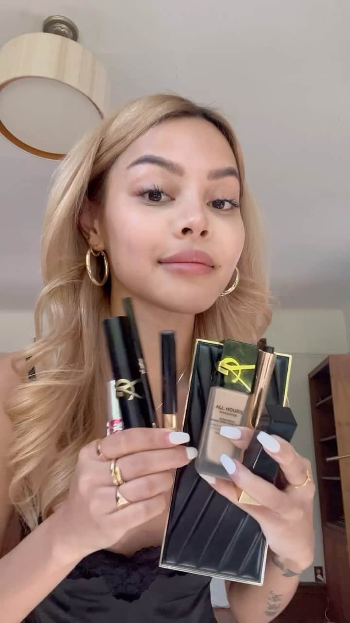 リリーマイマックのインスタグラム：「#DropTheLook with @yslbeauty  Love using this glossy lipstick as blush to give an extra glowy highlight to my cheeks! #ad」
