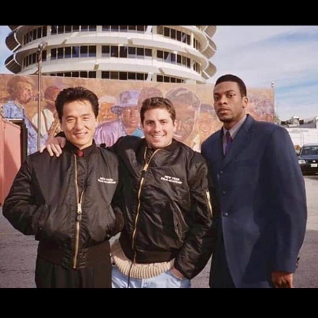ブレット・ラトナーのインスタグラム：「I am so proud of having directed Rush Hour more than 25 years ago that brought an african american and asian actor together as the STARS of a film at a time when mostly white stars were dominating cinema. There were no color lines with #RushHour and in all three films the lead actors were either Black, Asian or Hispanic (Elizabeth Pena, Roselyn Sanchez) We always tried to make the white character the Villain! Hollywood needs to continue making films with racial pride and diversity in its cast that inspire people to look beyond color and race. Movies are the USA’s  biggest export of our culture that has held our flag high around the world! Rush Hour for example was number one in almost every country it was released. We should continue to create culturally diverse films that will represent this country properly for what it really is; a multi cultural and diverse nation both ethnically and racially. It was unfortunate that Rush Hour was mostly written about in the media and described as a “suprise hit” when it became at that time the biggest grossing box office hit for a comedy in history! Why was it such a suprise? Why was it not expected to be as successful as it was? Was it because it had these two ethnically diverse stars in its cast? It became the underdog that was unstoppable and proof that minorities can open a film and bring hundreds of millions of dollars to the box office without having to be white!  I hope that this stereotype in our business continues to change….it will only happen as long as the studios and streamers continue to support making these types of films with diverse and multi cultural casts that will help to eliminate any prejudices about who can and cannot be successful in the film business. Nothing is impossible. Huge respect to #MikeDeLuca for his prescience in seeing the potential of Rush Hour. Producers Arthur Sarkissian, Jon Glickman, Roger Birnbaum, Jay Stern and Andy Davis for their unwavering support. Jeff Nathanson, the writer, for his brilliant rewrite of the first Rush Hour script and its subsequent sequels. The entire cast/crew! G-d bless #JackieChan and #ChrisTucker for being the films inspiration. #RushHour4ever」