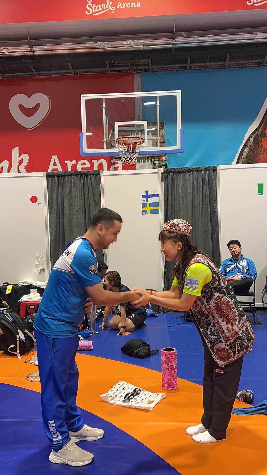 須崎優衣のインスタグラム：「🇯🇵 Olympic champion Yui Susaki 😊👍」