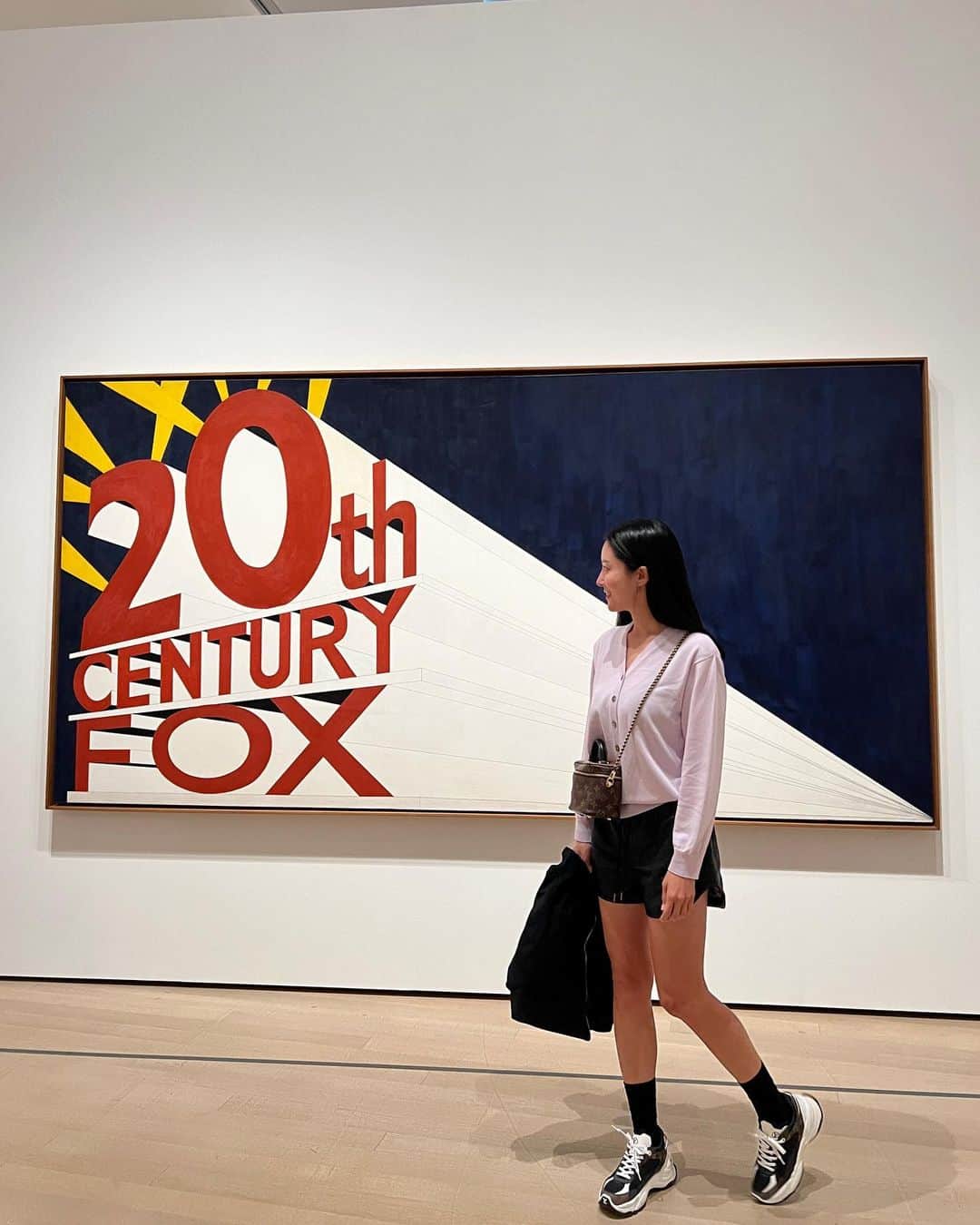 ワン・ビンナのインスタグラム：「담에는 도슨트투어 꼭 해보고 싶네🥹 #모마미술관  #MoMA」