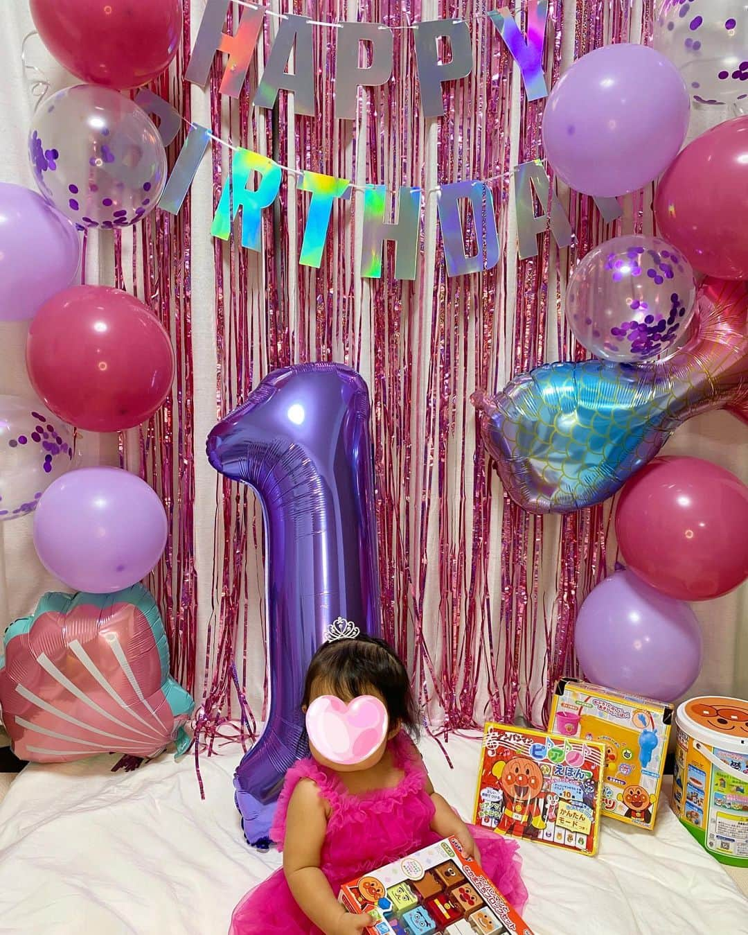 なおさんのインスタグラム写真 - (なおInstagram)「娘ちゃん1歳お誕生日🎂  産まれてから1年本当にあっという間だったなぁ ママにしてくれてありがとう❤️  本当におめでとう🎂❤️  離乳食お寿司🍣 ツナ→そのまま うに→かぼちゃ 卵→そのまま イカ→大根 サーモン→にんじん マグロ→トマト  離乳食ケーキ🍰 食パン ベビーダノン バナナ スイカ （いちごが良かったけどなかった）  超簡単誕生日メニュー🎂 でした👏✨」9月19日 22時24分 - nao_revo