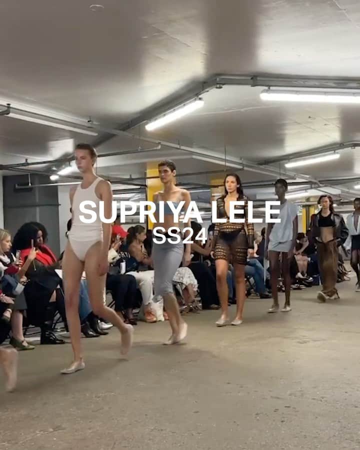IMG Modelsのインスタグラム：「#RunwayRewind. ⏪ #SurpiyaLele’s #SS24 #LFW #fashionshow starring #KerolynSoares @ednakaribwami #MaryUkech #AfricaGarcia + @laurrreyes. 🇬🇧 #IMGmodels」