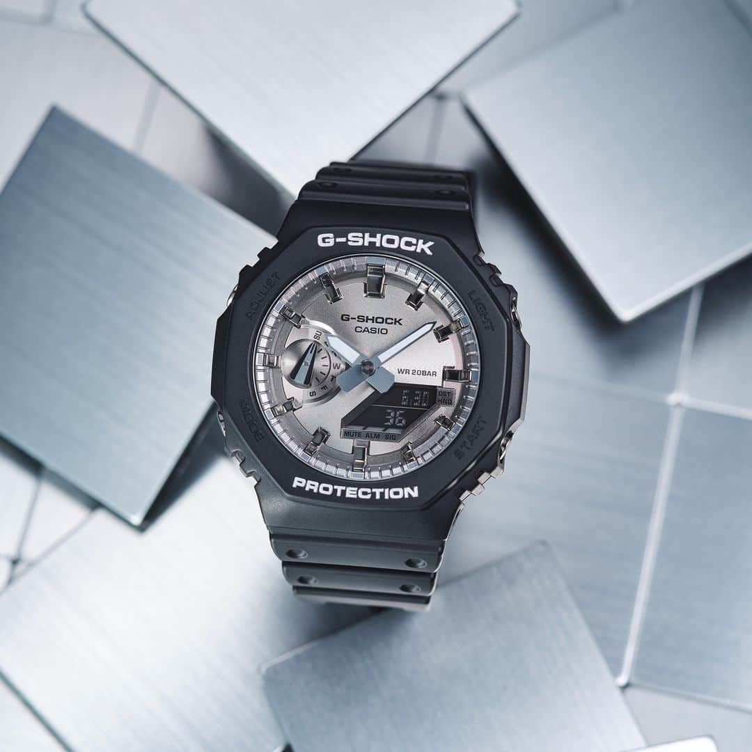 G-SHOCKさんのインスタグラム写真 - (G-SHOCKInstagram)「GA-2100  グロッシーなGA-2100GBと対になるのは、マットブラックとメタリックシルバーでまとめた落ち着きのあるGA-2100SB。  Paired with the glossy GA-2100GB is the more subdued GA-2100SB in matte black and metallic silver.  GA-2100SB-1AJF  #g_shock #ga2100 #metalic #fashion #watchoftheday #腕時計 #腕時計魂 #腕時計くら部 #今日の腕時計 #腕時計コーデ」9月19日 17時00分 - gshock_jp