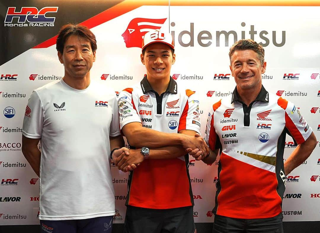 中上貴晶のインスタグラム：「LCR Honda IDEMITSU 🤝 Takaaki Nakagami ➡️ 2024 together🤩! #LCR #MotoGP #TN30 #LCRfamily」