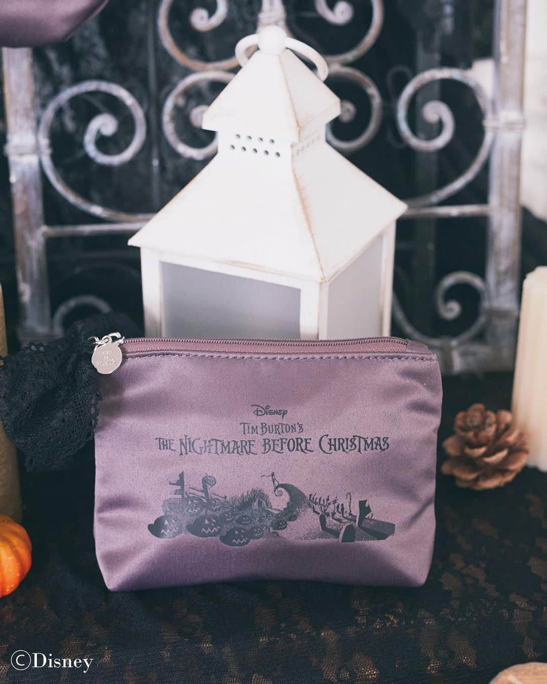 maisondefleur_pressさんのインスタグラム写真 - (maisondefleur_pressInstagram)「【Disney Collection】  『TIM BURTON'S  THE NIGHTMARE BEFORE CHRISTMAS』   『ティム・バートン ナイトメアー・ビフォア・クリスマス』の 映画公開30周年を記念した 特別なコレクションが登場🕸  パープルやブラックを基調としたダークな雰囲気の中に ブラックのレースやリボンで甘さをプラスした Maison de FLEURならではのデザインに注目です！   ---------------------------  ○全国ショップ※アウトレット店除く 9/29(fri)～  ○公式通販ストライプクラブ ○ZOZOTOWN 9/28(thu)20:00～  --------------------------- 【注意事項】 ※販売より1週間は、お一人様、1アイテム、1カラーにつき2点までのご購入とさせていただきます。 ※状況によっては入場制限または整理券を配布いたします。 ※販売初日のお取り置きは不可。2日目以降は可能です。 ※他店舗へのお取り寄せは不可。 ※アイテムは一部サンプルにて撮影を行っております。 実際にお届けする商品と仕様やサイズが若干異なる場合がございますのでご了承ください。  ━━━━━━━━━━━━━━━ ︎︎︎︎☑︎Jack/ティッシュケース ￥4,200 tax in　  ☑Jack/レース巾着ポーチ ￥4,400 tax in  ☑Jack/パスケース ￥4,700 tax in  ☑Zero/コインケース ￥5,200 tax in  ☑Jack&Sally/ダブルリボンギャーザートート ￥6,600 tax in  ☑Jack/キャンバストートバッグ ￥8,000 tax in . . #maisondefleur #メゾンドフルール #ダブルリボントートバッグ #disney #ディズニー #ディズニーコレクション #ナイトメア #ナイトメアービフォアクリスマス #nightmarebeforechristmas  #ナイトメアビフォアクリスマス #ジャック #ジャックスケリントン #サリー #zero #ゼロ #バッグ #トートバッグ #キャンバストート #リボン #ribbon #ショルダーバッグ  #パスケース #カードケース #コインケース #ポーチ #巾着 #ティッシュケース #ハロウィン #halloween #ハロウィン🎃」9月19日 17時11分 - maisondefleur_press