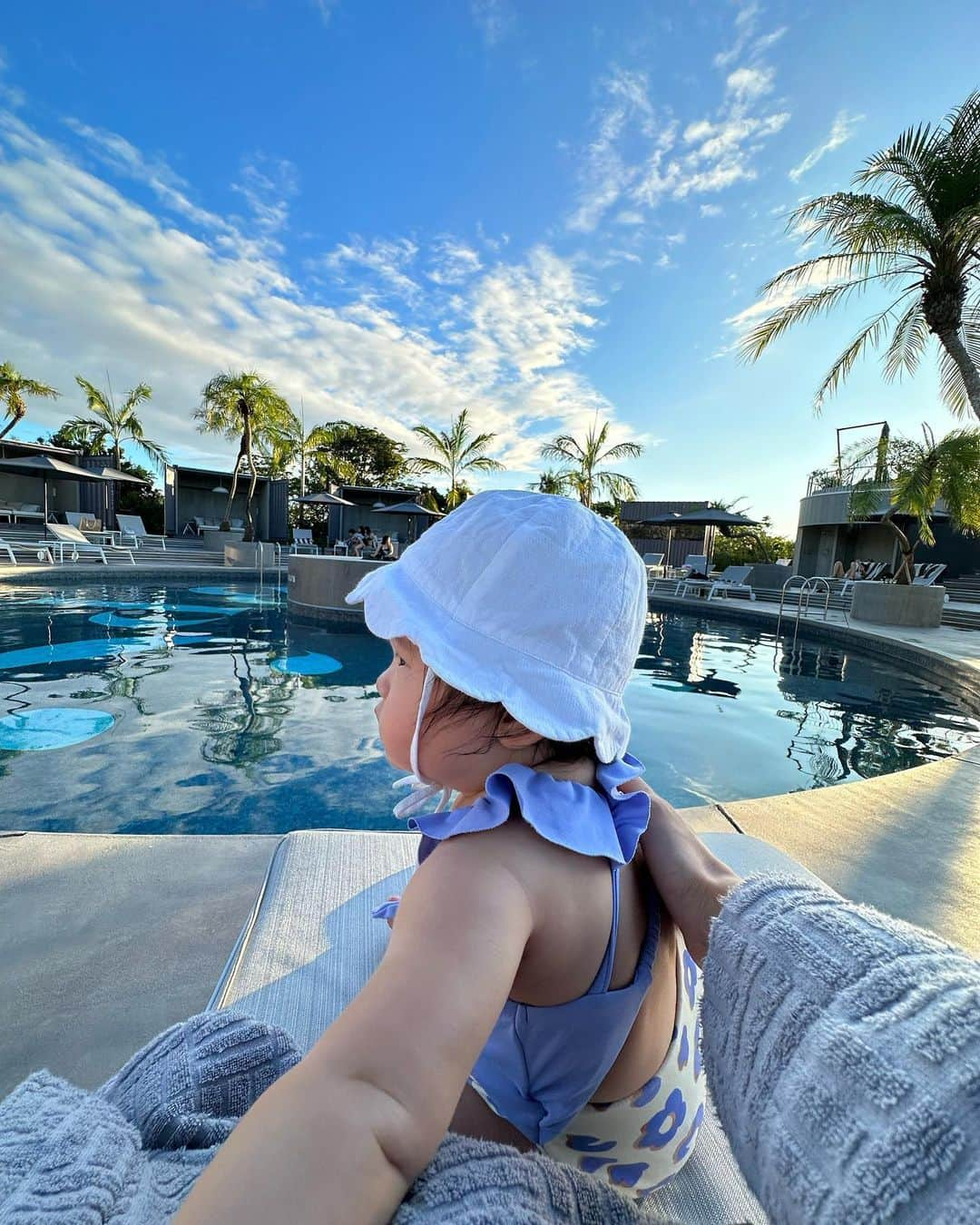 久保杏奈さんのインスタグラム写真 - (久保杏奈Instagram)「This is Newly Opened Hotels in Chiba！！  　@botanicalpoolclub   アニキ達のこだわりが詰まった最高なロケーションと美味しいご飯とリラックス出来る部屋で @seri___official と娘2人ととっても楽しい休日を過ごせました❤︎  子供達も沢山遊べて、帰りの車では爆睡！絶対またすぐ来まーす！ ❤︎❤︎❤︎❤︎❤︎❤︎❤︎❤︎❤︎❤︎  Special thx @zettoninaken」9月19日 17時11分 - ___iam_anna___