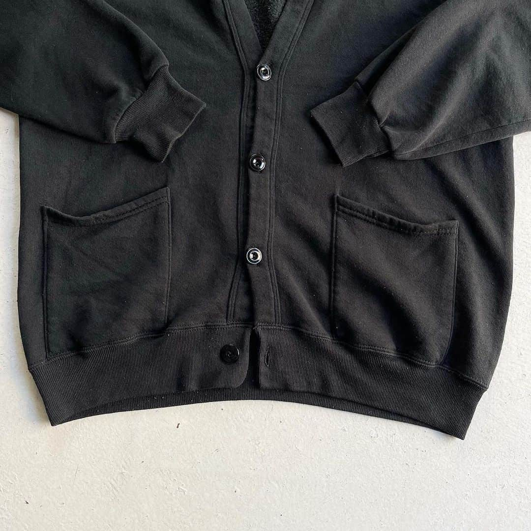 DROP...vintage select shopさんのインスタグラム写真 - (DROP...vintage select shopInstagram)「1990s JERZEES Sweat Cardigan MADE IN USA  近年の注目株のひとつかなと思います。  フリーサイズですが、Lくらいかと◎」9月19日 17時12分 - tokyo_drop